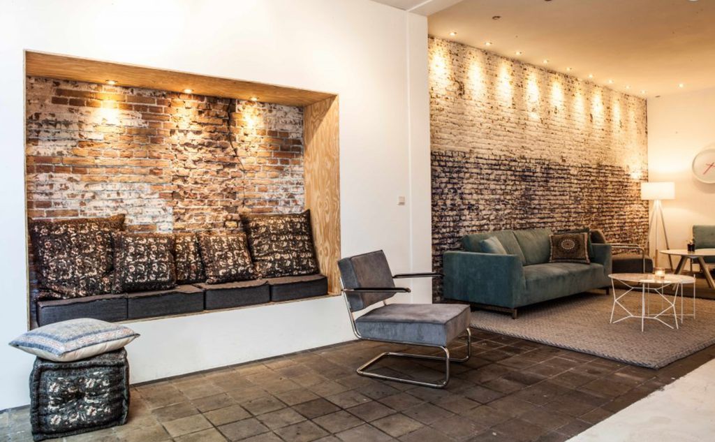 CREATIVE BOARDROOM