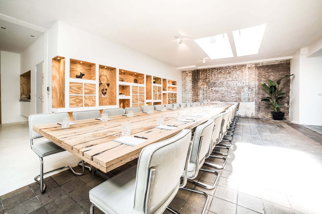 CREATIVE BOARDROOM